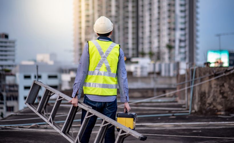 Agent de maintenance de bâtiment - SOLUTYS Facilities, votre spécialiste dans la gestion des installations